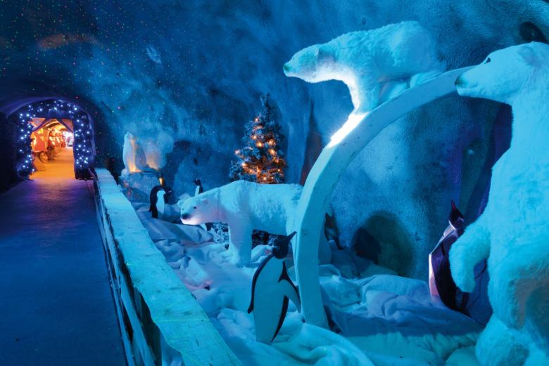 La grotte du Père Noël © Montreux Noël