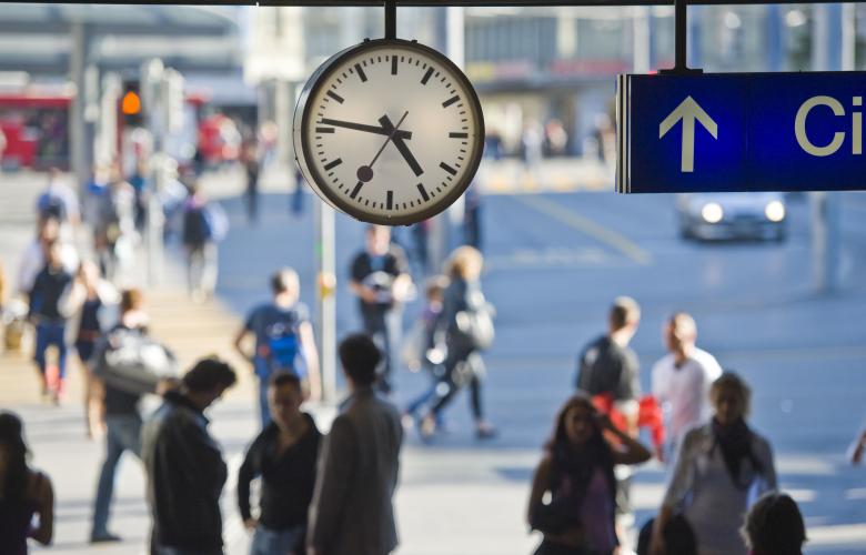 L’orologio Mondaine è presente nelle 800 stazioni svizzere (nella foto, la stazione ferroviaria di Berna)