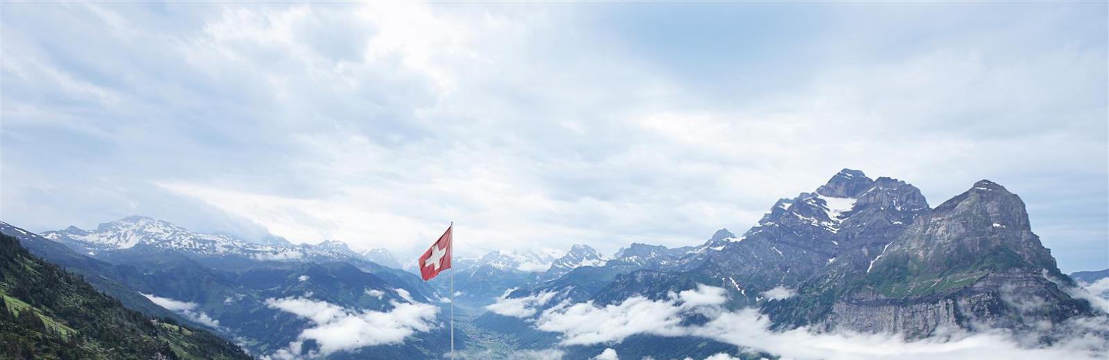 la bandera suiza - un plus para el país