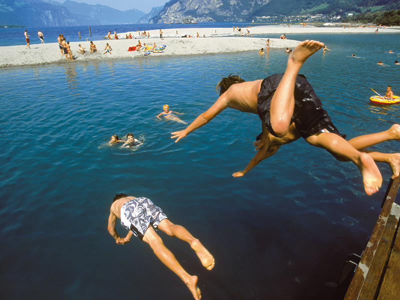 Invitation à la baignade sur les bords du lac d’Uri. © Reussdelta.ch