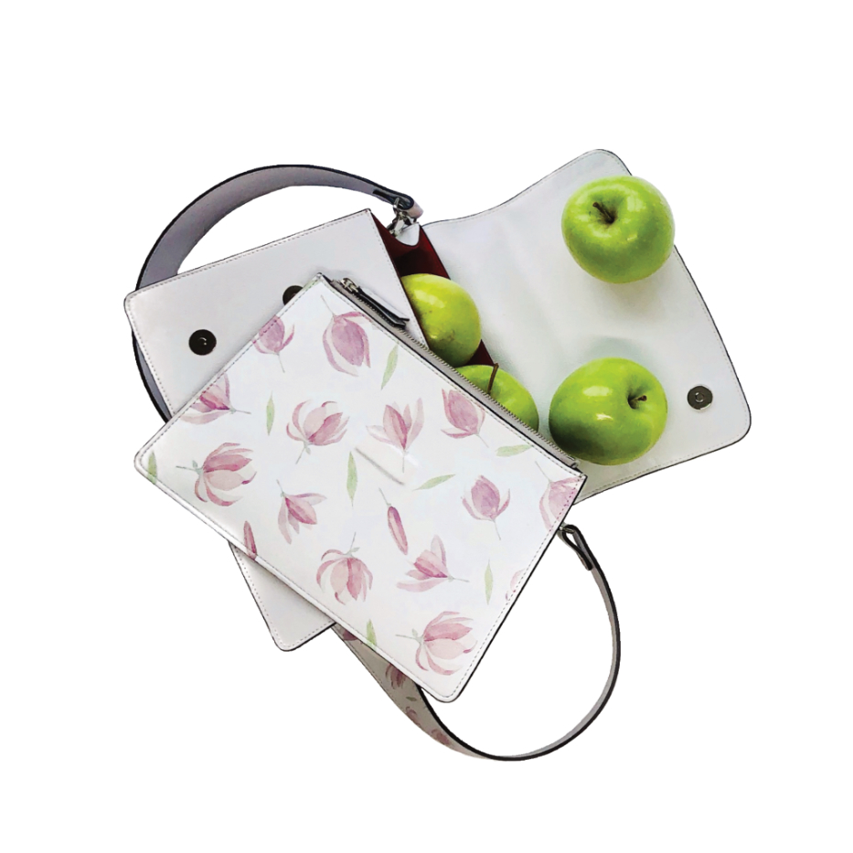 Handbag white with apples