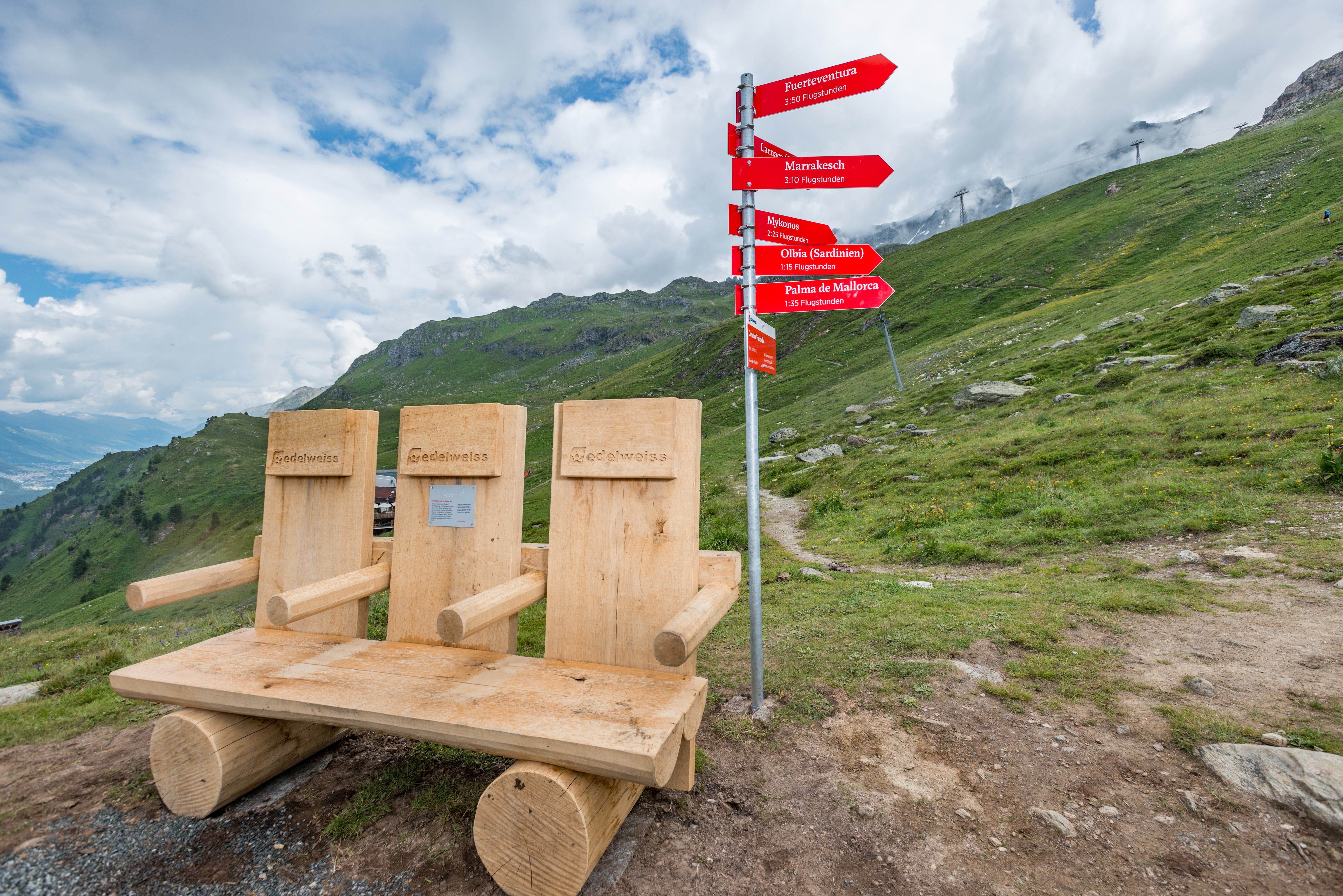 Wooden bench in the shape of an aircraft cabin seat