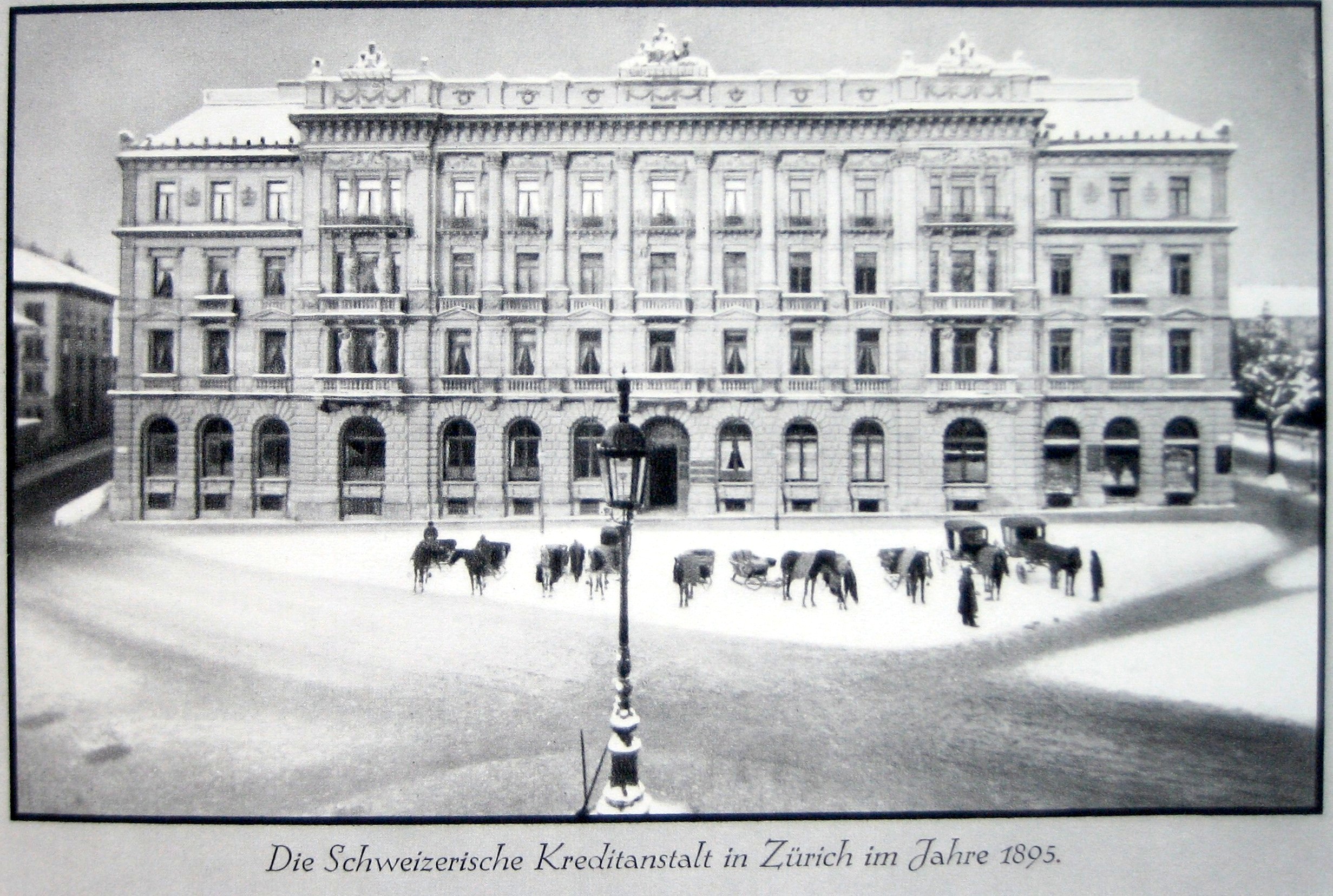 Siège de la Schweizerische Kreditanstalt à Zurich, sur la Paradeplatz