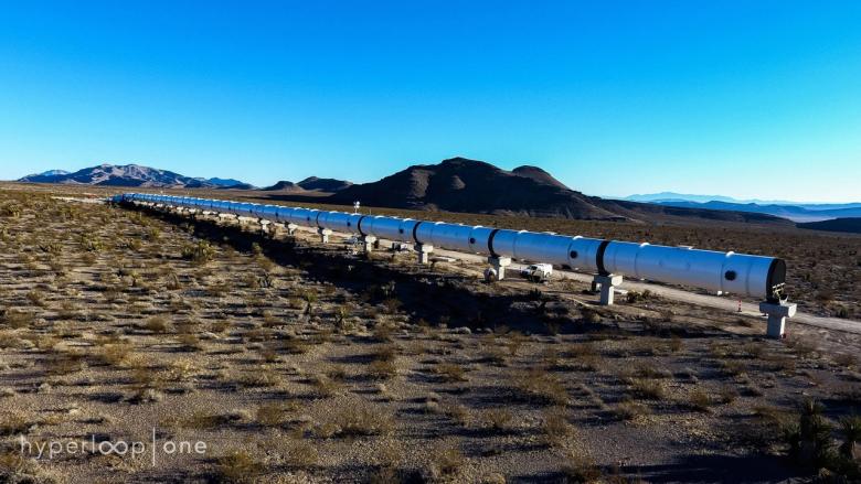 La società Space X ha inaugurato una pista di collaudo lunga 1,6 km nel deserto del Nevada.