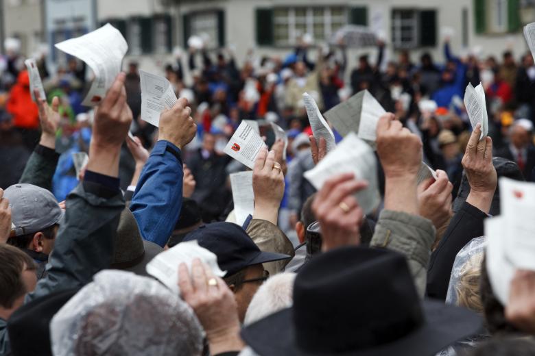 Landsgemeinde, una delle più antiche forme di democrazia diretta, Glarona © FDFA, Presence Switzerland