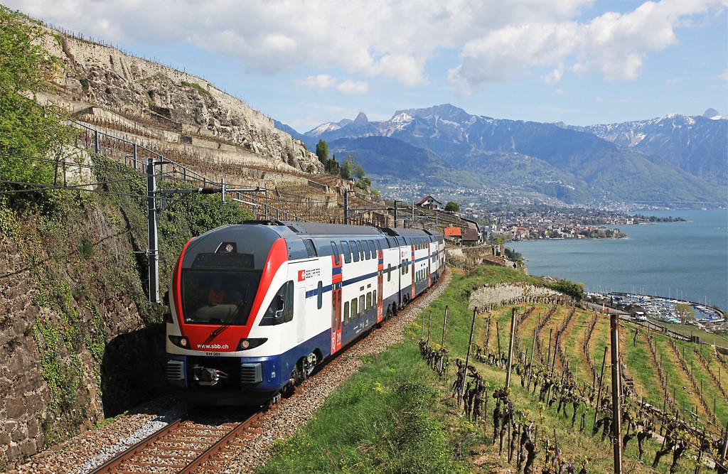 Train au bord du lac Léman.