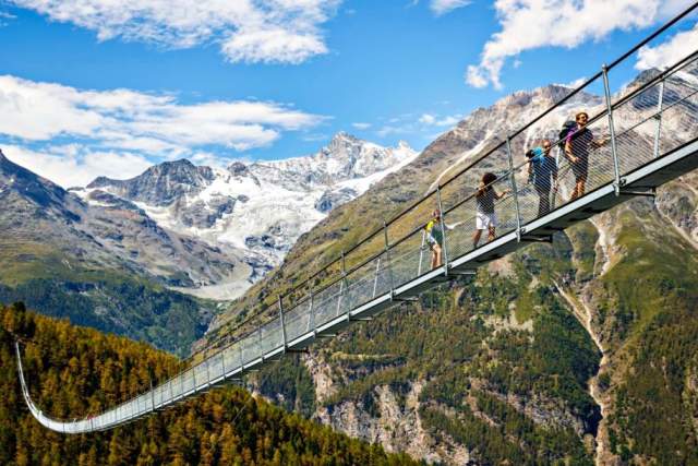 Worlds-Largest-Pedestrian-Bridge-Opens-In-Switzerland-2-1020x610.jpg
