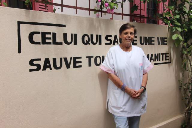 Lotti_Latrous_sur_le_mur_du_centre_Lespoir.JPG