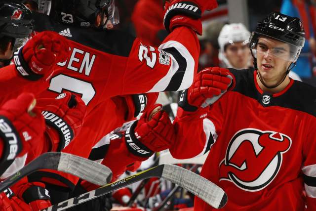 nico-hischier-091917-getty-ftrjpeg_1degzno0gitkd10g950pmg4g0g21.jpg