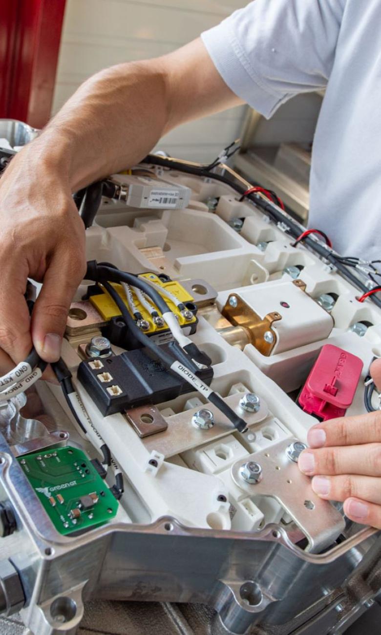 Once inside the vehicle, hydrogen is pushed at high pressure through a platinum catalyst that splits it into two hydrogen ions (H+) and two electrons, which are used to power the vehicle's electric motor © GreenGT