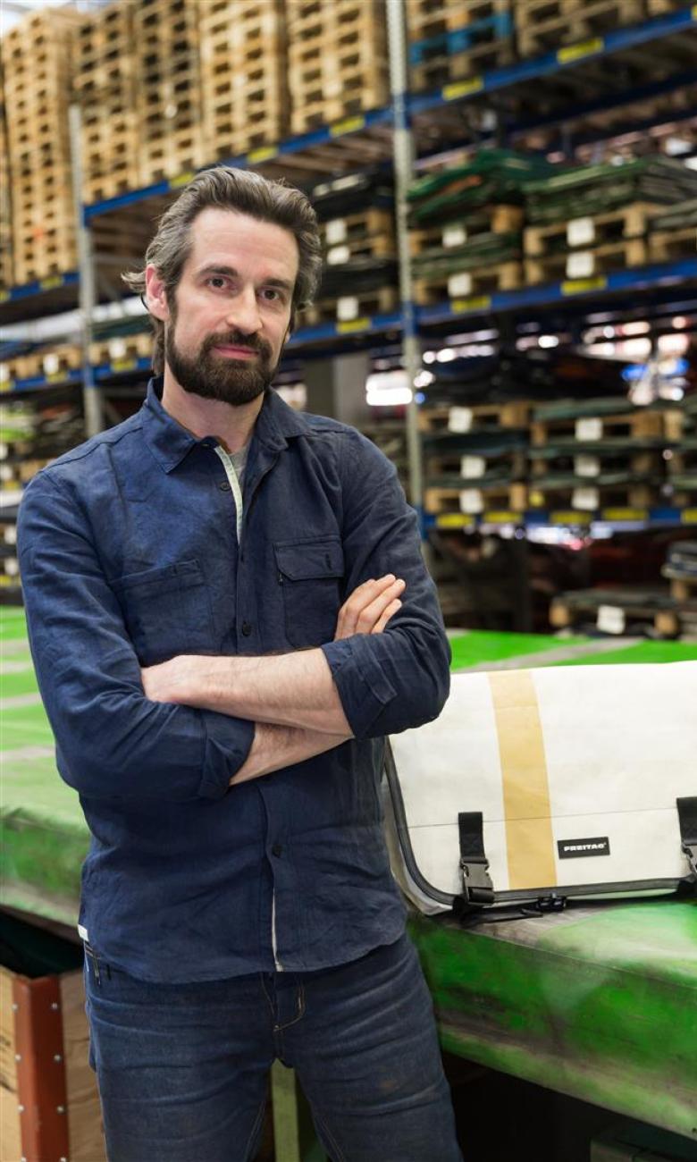 Daniel Freitag in der FREITAG Fabrik in Zürich Oerlikon