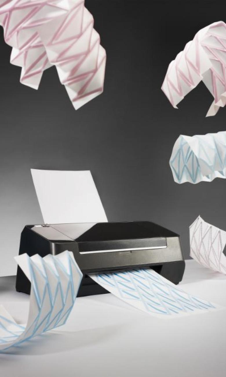 Hydro-Fold by ECAL/Christophe Guberan. This research aims to explore the properties of paper and how its structure can change with liquid. Paper is sensitive to moisture and distorts when it gets wet © ECAL/Nicolas Genta