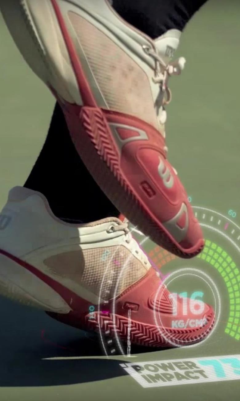 Il rivestimento tattile permette di rilevare i rimbalzi delle palle e gli spostamenti dei giocatori. 