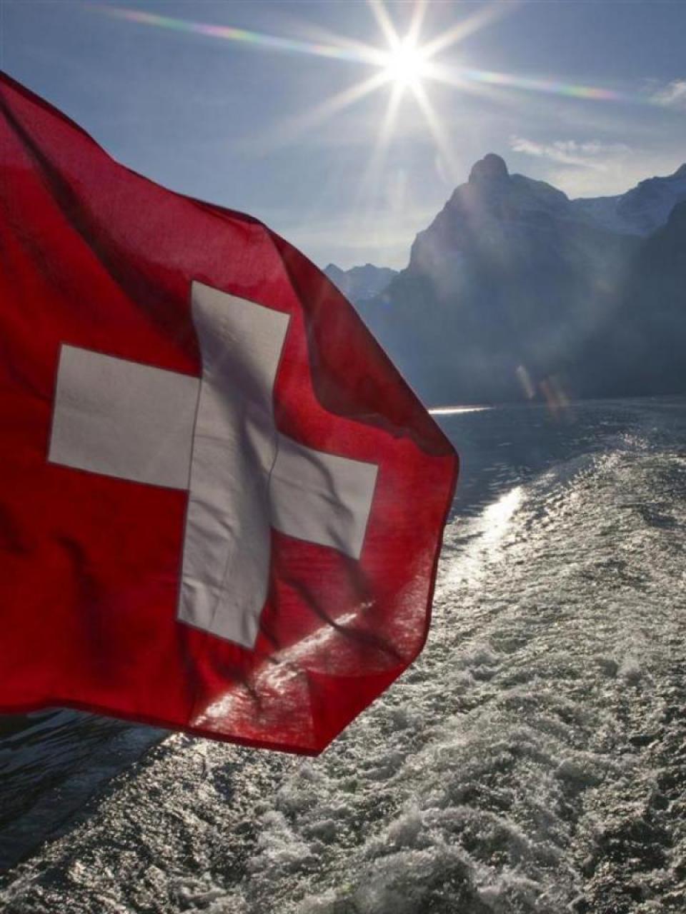 Die Schweizerfahne: ein Plus für das Land