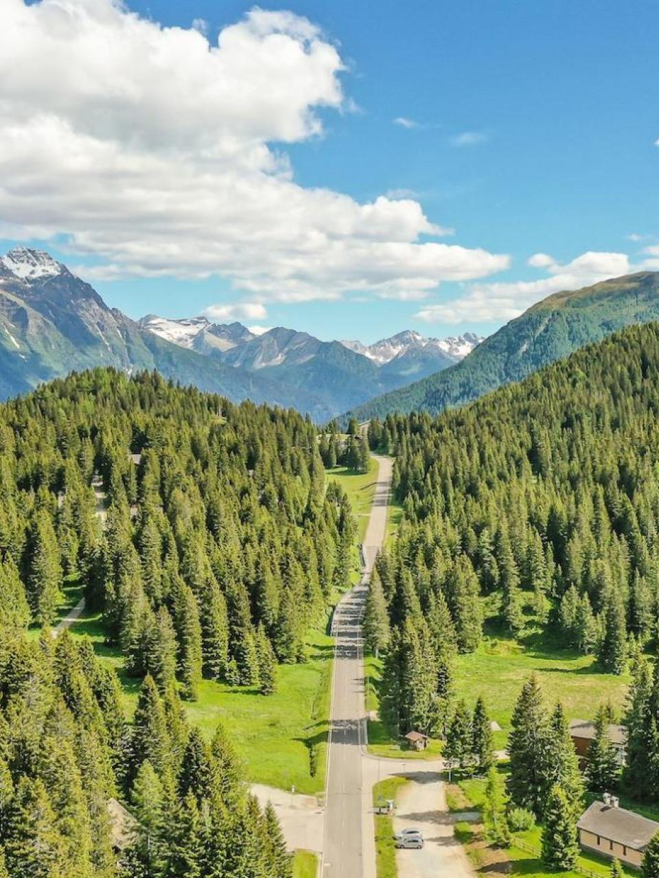 San Bernardino © Andrea Furger - Destination Italian-speaking Switzerland: Photograph of the San Bernardino from the canton of Grisons by photographer Andrea Furger from Mesocco. The San Bernardino route is an alternative to the Gotthard pass to reach Ticino from eastern Switzerland.
